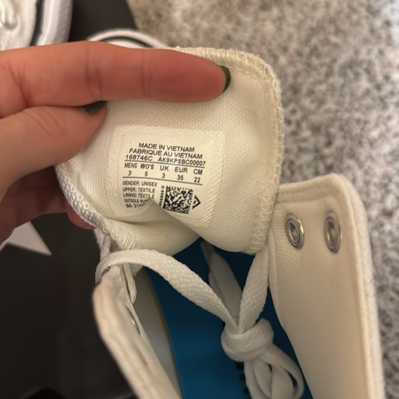 Converse - Picture 4 of 4